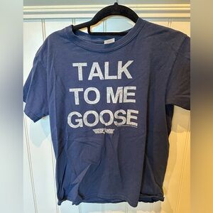 GILDAN Boys Size Medium Blue White Talk To Me Goose Short Sleeve Tee Shi…